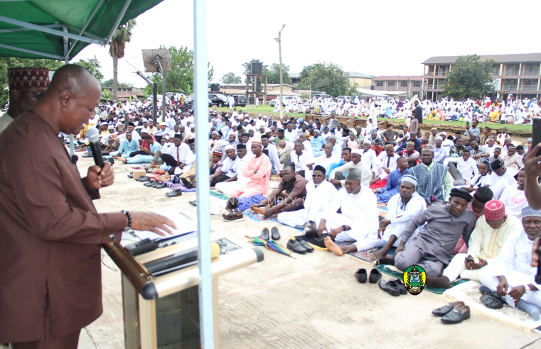 KUMASI MAYOR APPLAUDS MUSLIMS FOR PEACE IN KUMASI