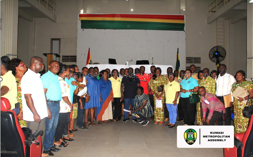 Honourable Richard Ofori-Agyeman Boadi in a group photograph with the stakeholders after the meeting