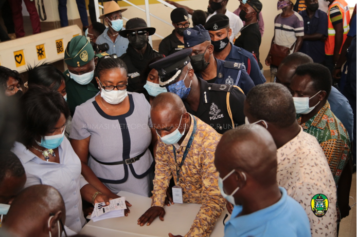 EC counting the number votes made.